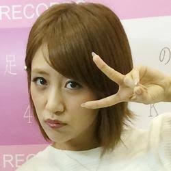 AKB48高橋みなみ、TM西川貴教の伝説のHOT LIMITコスを披露!