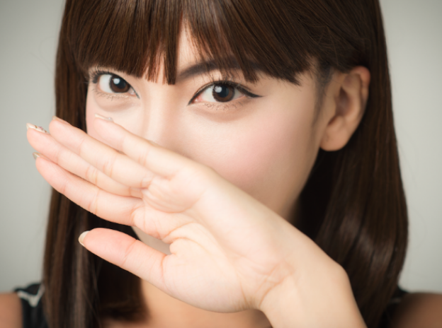 ざわちん、新作の「水原希子物まねメイク」を公開