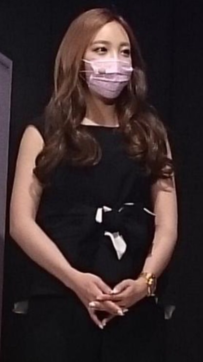 ざわちん、新作の「水原希子物まねメイク」を公開