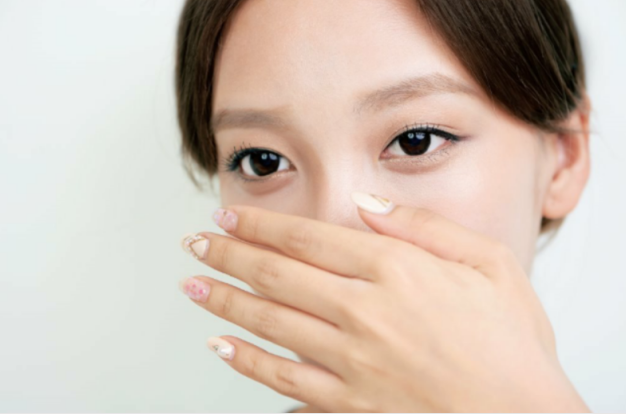 ざわちん、新作の「水原希子物まねメイク」を公開