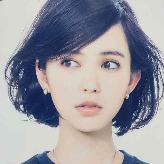 黒髪に似合う髪型