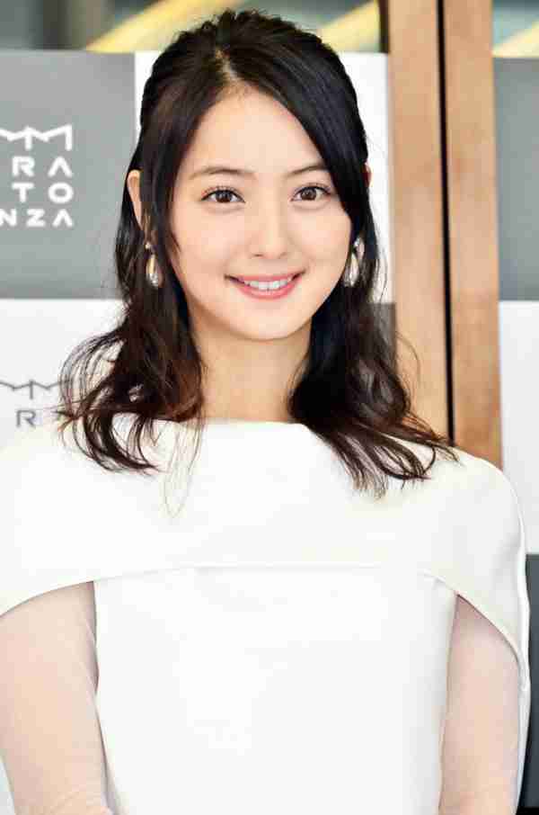 黒髪に似合う髪型