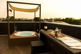 プール付きの家を建てた人いますか？