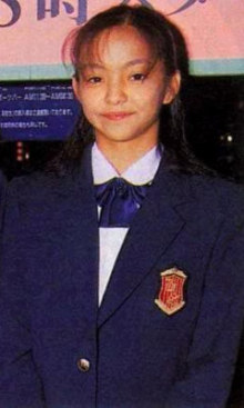 芸能人の昔の写真を見て、誰かわかったら＋を押すトピ