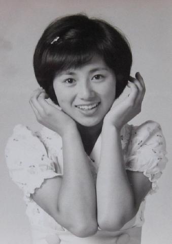 芸能人の昔の写真を見て、誰かわかったら＋を押すトピ