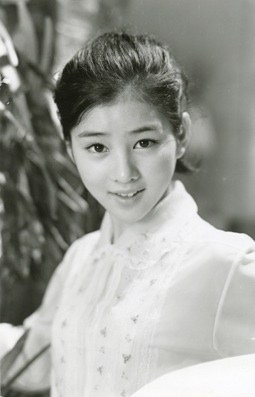 芸能人の昔の写真を見て、誰かわかったら＋を押すトピ