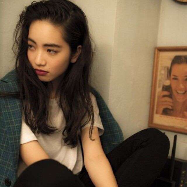アンニュイな表情・雰囲気の男女の画像ください!