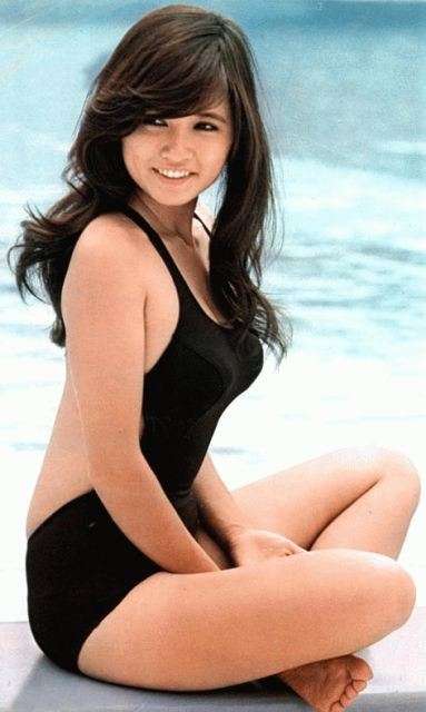 現在40歳以上の女優さんの、一番綺麗だった頃の写真