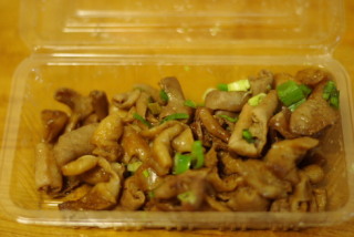 ついつい買ってしまう祭りの食べ物は？