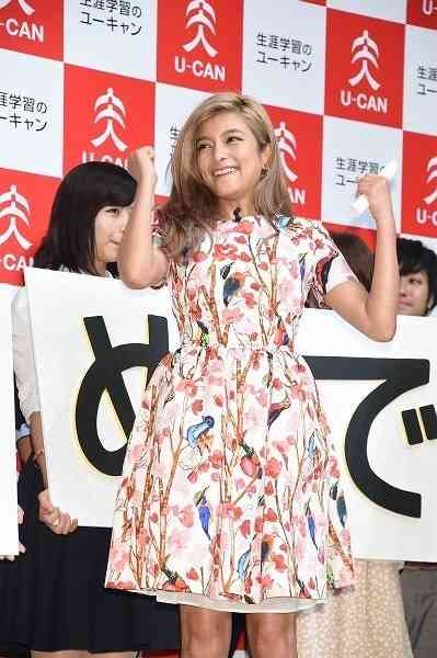 ローラ、前髪パッツン＆ショートヘアでイメージ一新 「別人みたい」「似合う」と反響