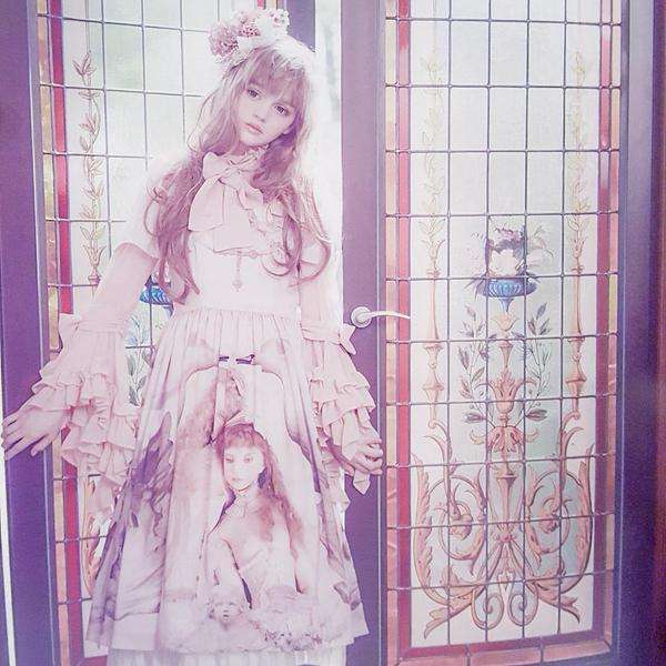 ローラ、前髪パッツン＆ショートヘアでイメージ一新 「別人みたい」「似合う」と反響