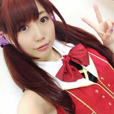 佐野ひなこ“アドベンチャーグラビア”で豊満バスト披露