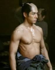 この俳優のこの衣装姿が好きw
