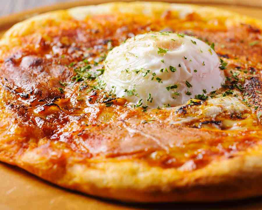 最後に生卵・半熟卵を乗せると美味しい食べ物