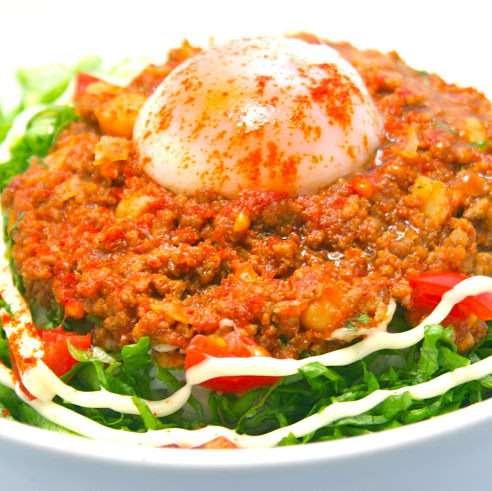 最後に生卵・半熟卵を乗せると美味しい食べ物