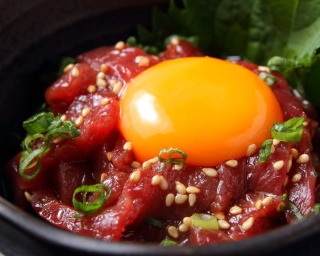 最後に生卵・半熟卵を乗せると美味しい食べ物