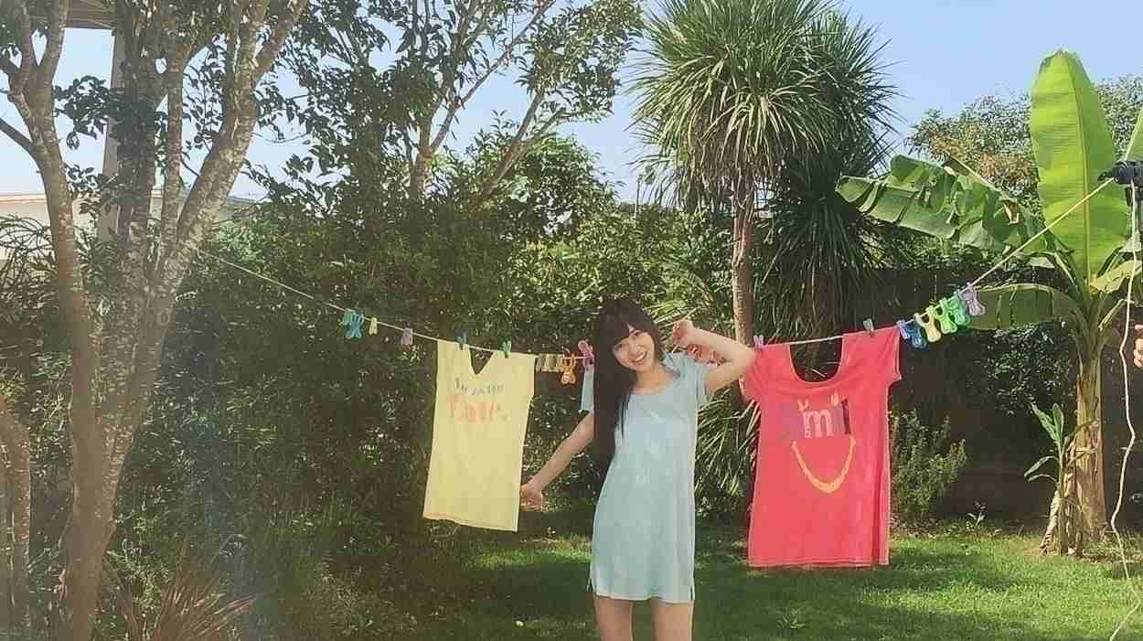 乃木坂46白石麻衣、幼少期の姿に「既に可愛い」「美人のルーツ」の声