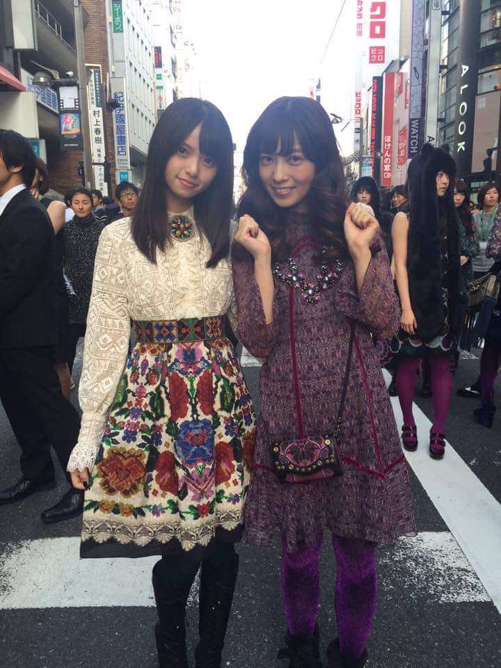 乃木坂46白石麻衣、幼少期の姿に「既に可愛い」「美人のルーツ」の声