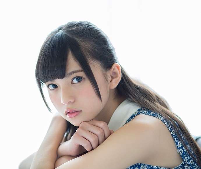 乃木坂46白石麻衣、幼少期の姿に「既に可愛い」「美人のルーツ」の声