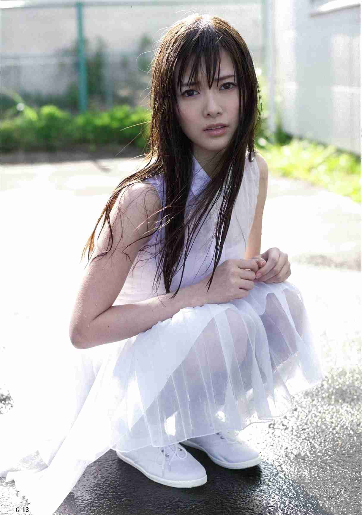 乃木坂46白石麻衣、幼少期の姿に「既に可愛い」「美人のルーツ」の声