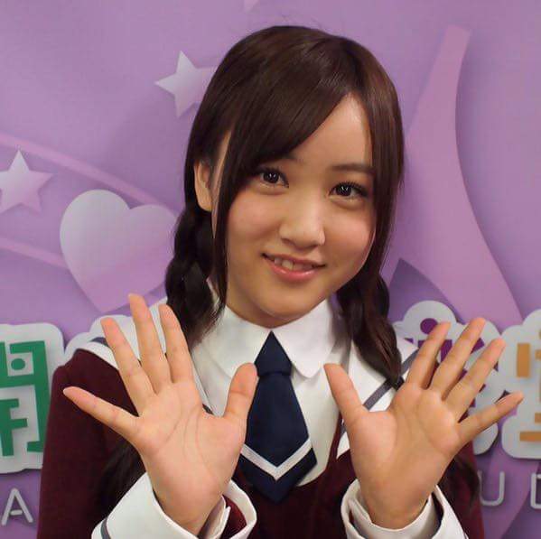 乃木坂46白石麻衣、幼少期の姿に「既に可愛い」「美人のルーツ」の声