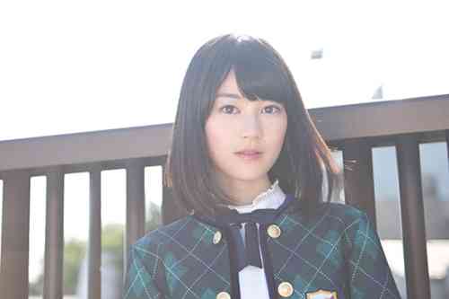 乃木坂46白石麻衣、幼少期の姿に「既に可愛い」「美人のルーツ」の声