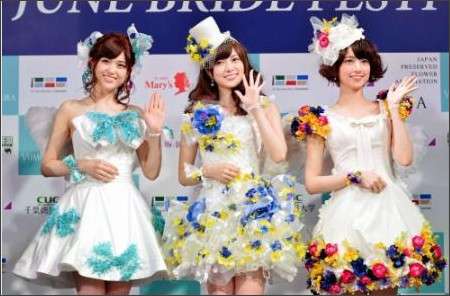 乃木坂46白石麻衣、幼少期の姿に「既に可愛い」「美人のルーツ」の声