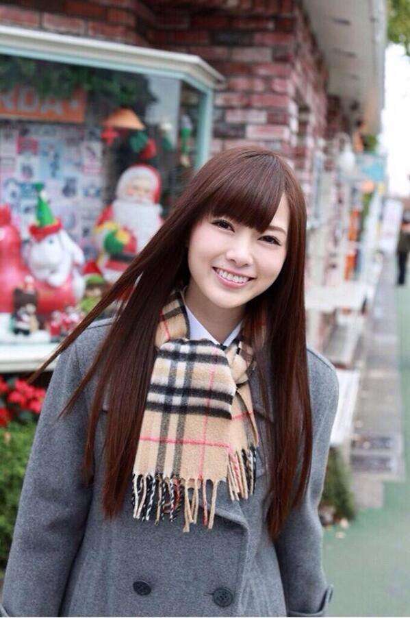 乃木坂46白石麻衣、幼少期の姿に「既に可愛い」「美人のルーツ」の声