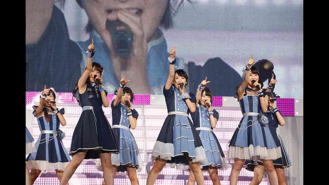 乃木坂46白石麻衣、幼少期の姿に「既に可愛い」「美人のルーツ」の声