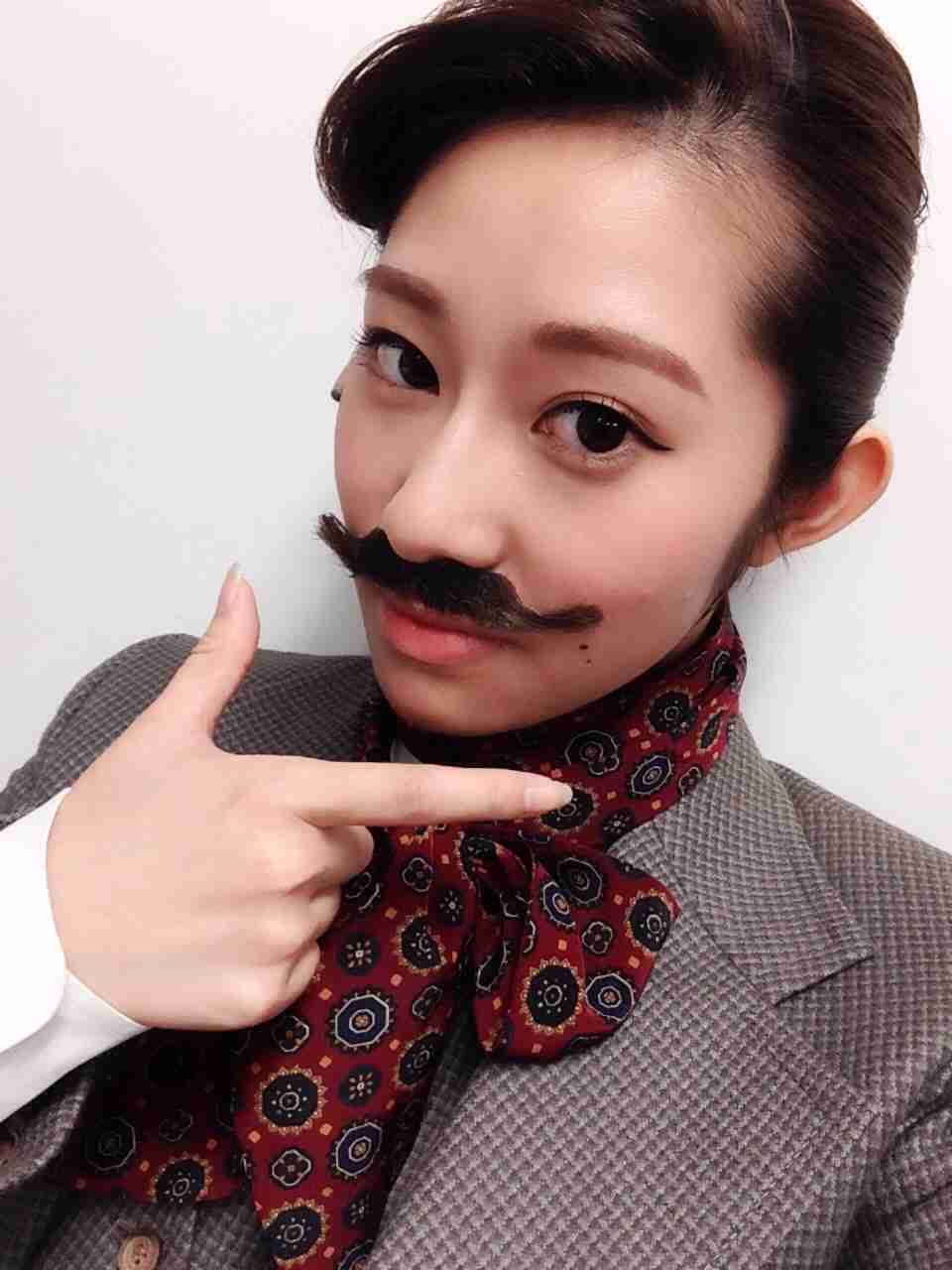 乃木坂46白石麻衣、幼少期の姿に「既に可愛い」「美人のルーツ」の声