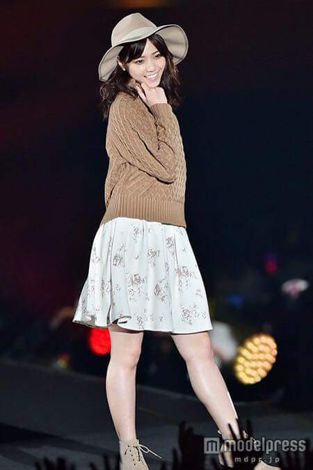 乃木坂46白石麻衣、幼少期の姿に「既に可愛い」「美人のルーツ」の声