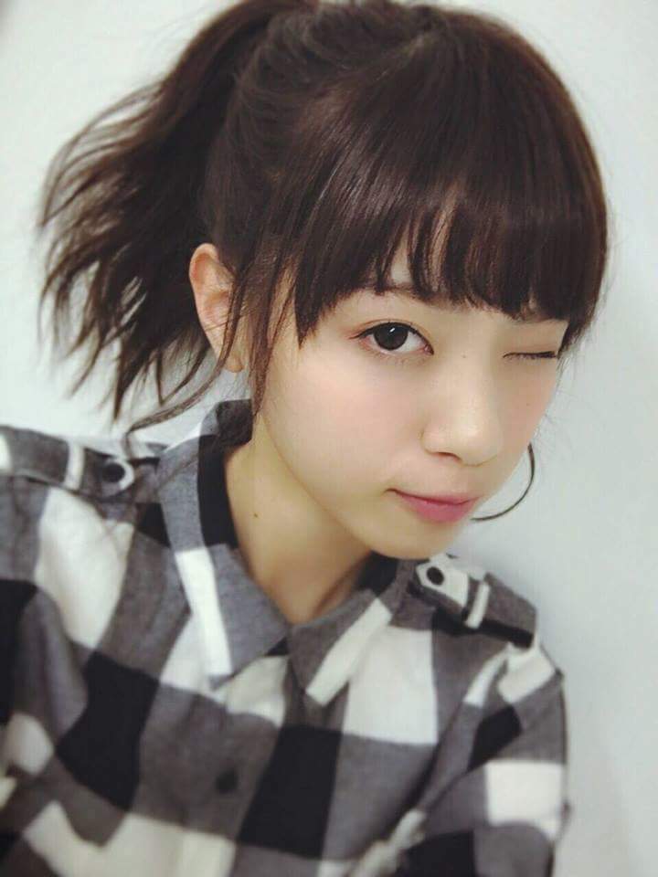 乃木坂46白石麻衣、幼少期の姿に「既に可愛い」「美人のルーツ」の声