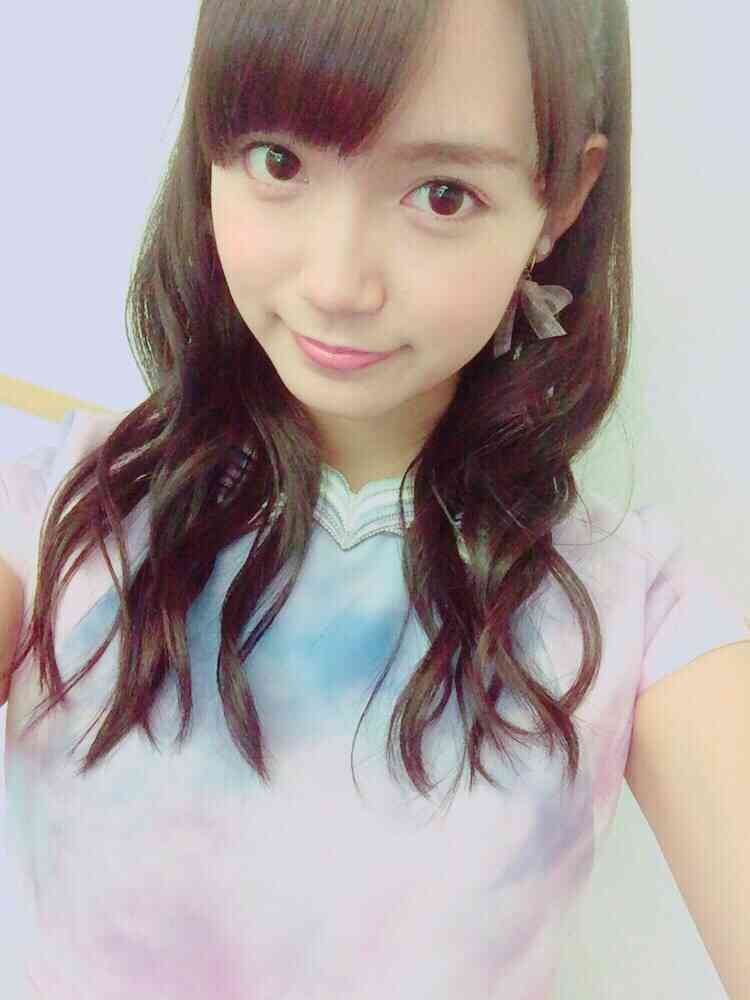 乃木坂46白石麻衣、幼少期の姿に「既に可愛い」「美人のルーツ」の声