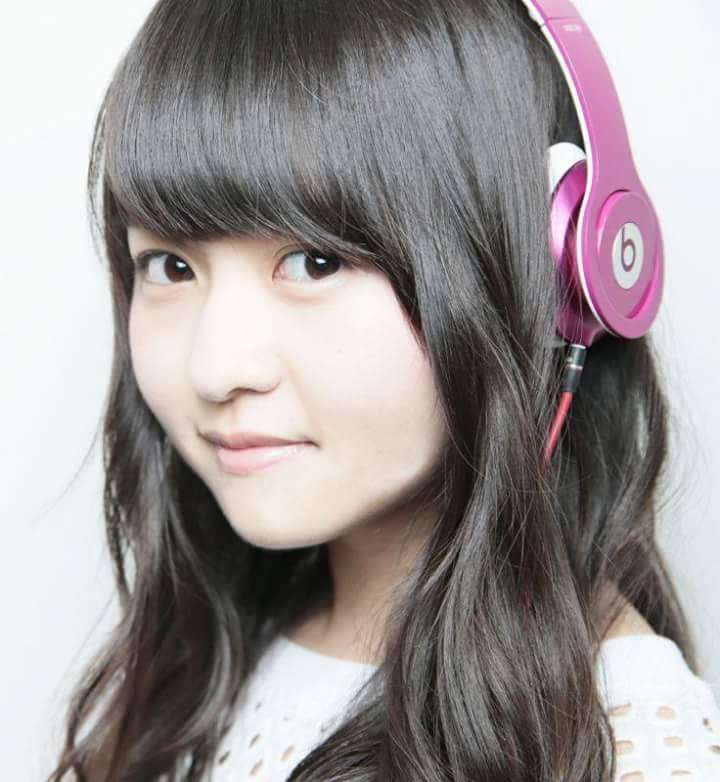 乃木坂46白石麻衣、幼少期の姿に「既に可愛い」「美人のルーツ」の声