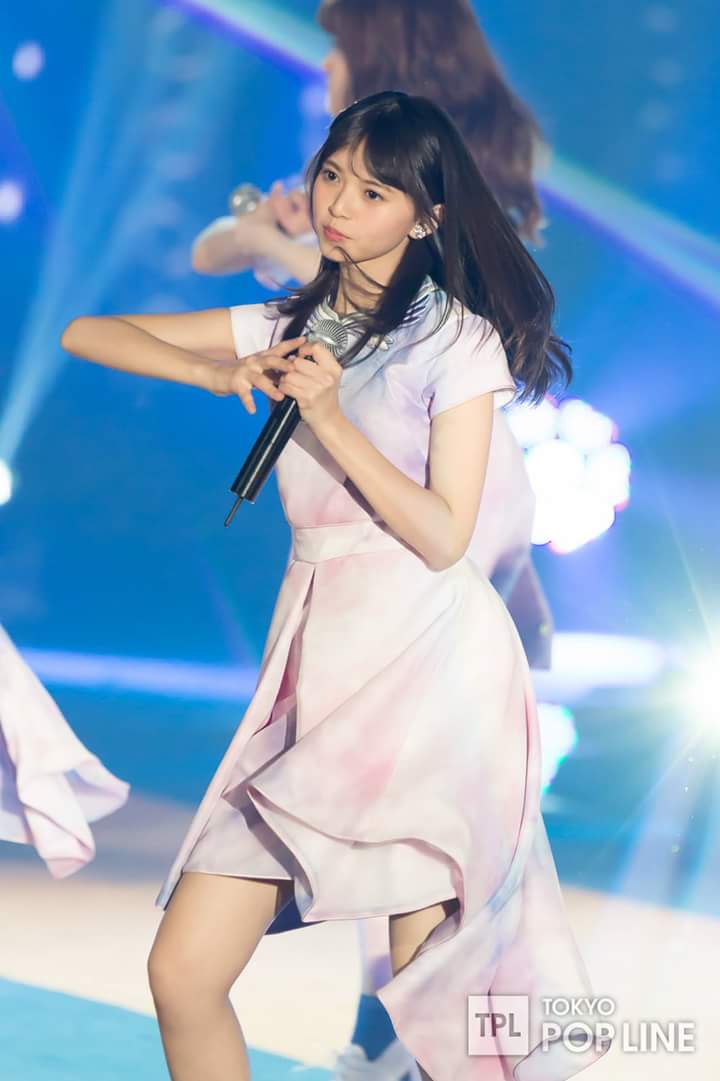 乃木坂46白石麻衣、幼少期の姿に「既に可愛い」「美人のルーツ」の声