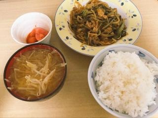 配膳の位置、気にする？