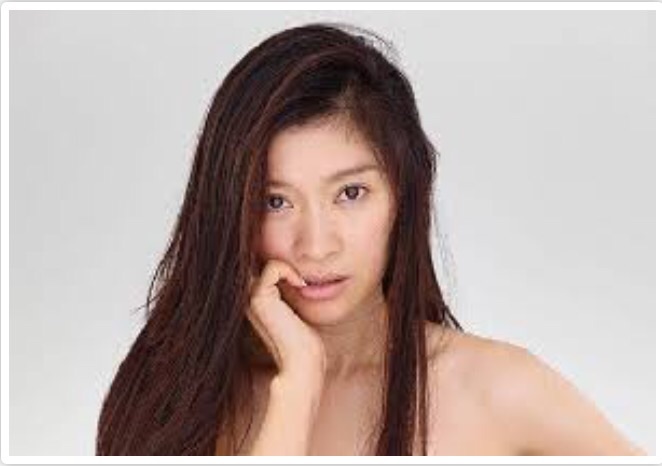 篠原涼子が髪を触りすぎ？ ドラマ「オトナ女子」に視聴者が集中できない！