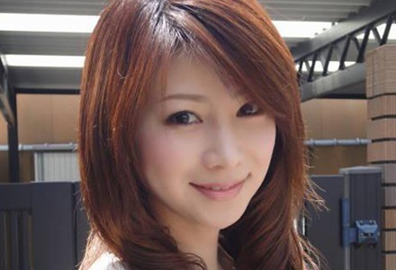 「奇跡すぎる49歳」山田佳子さん　最新ビキニ姿を撮り下ろし