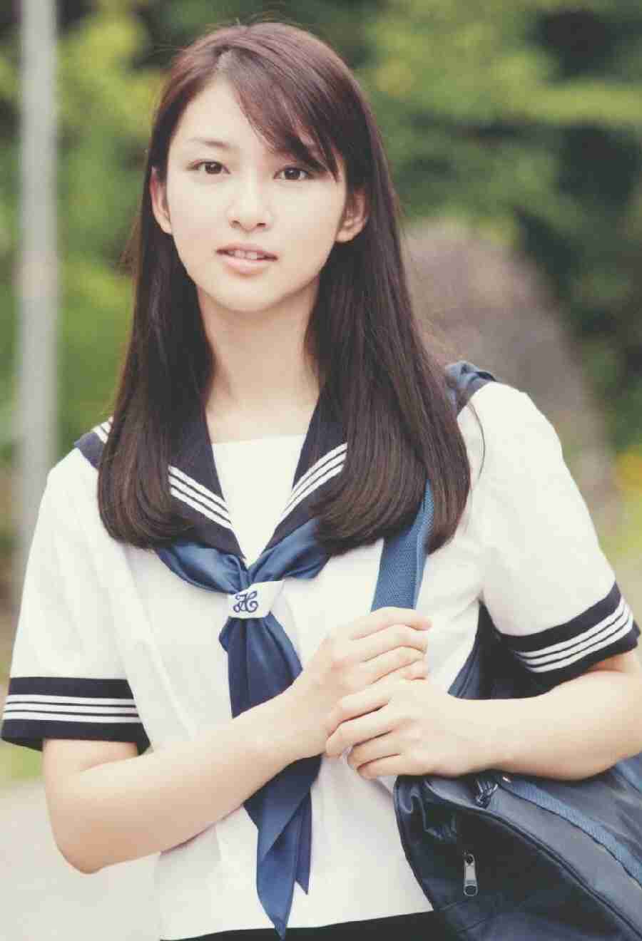 少年漫画のヒロインにいそうな女の子の画像を貼るトピ