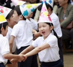 雅子さま、1年ぶりに泊まりがけ公務で鹿児島県へ 国民文化祭出席