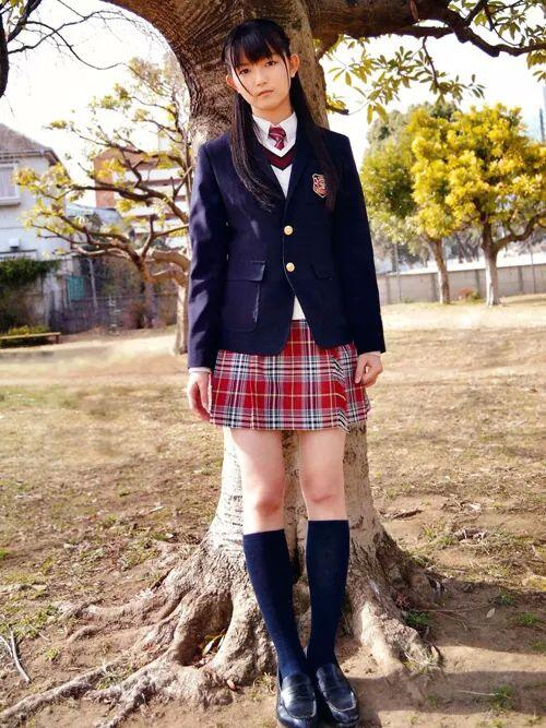 芸能人の全身画像を貼るトピ