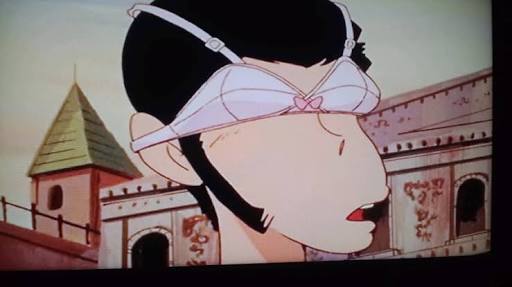 寝るときブラジャー外してますか？