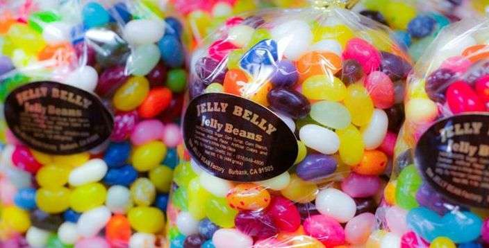 お菓子売り場に行くとウキウキしてしまう人〜( ´ ▽ ` )ノ