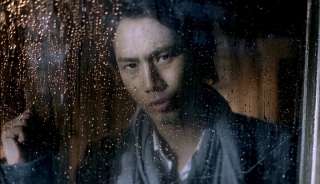 雨の日に聴きたくなる曲は何ですか?