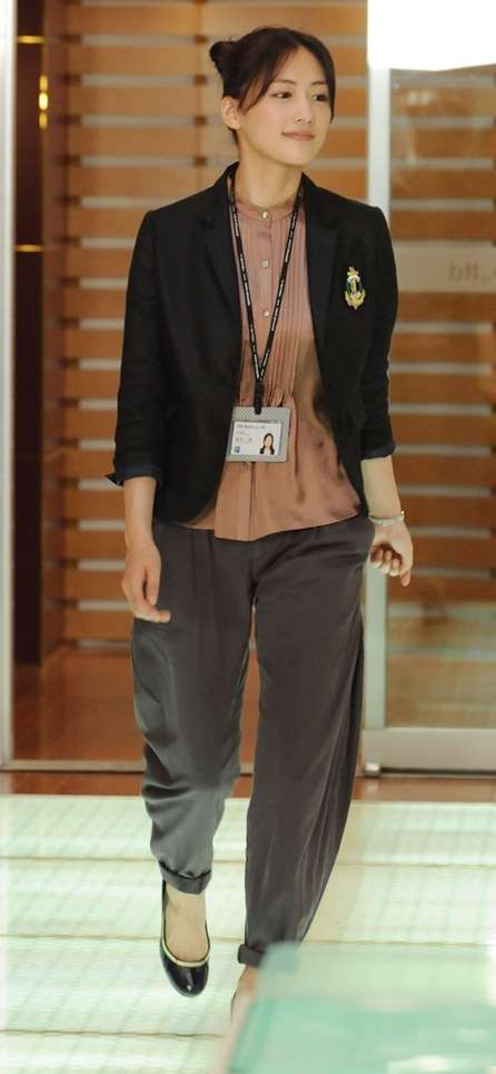 綾瀬はるか、優美な純白ウェディングドレス姿を披露！「オトナな私に仕上がった」