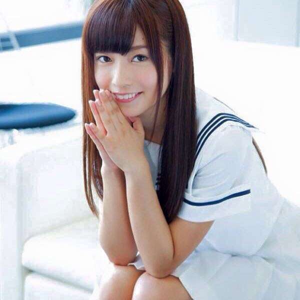 乃木坂46白石麻衣、幼少期の姿に「既に可愛い」「美人のルーツ」の声