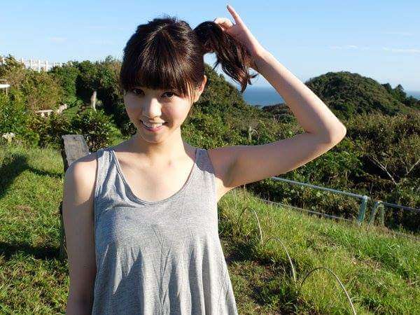 乃木坂46白石麻衣、幼少期の姿に「既に可愛い」「美人のルーツ」の声