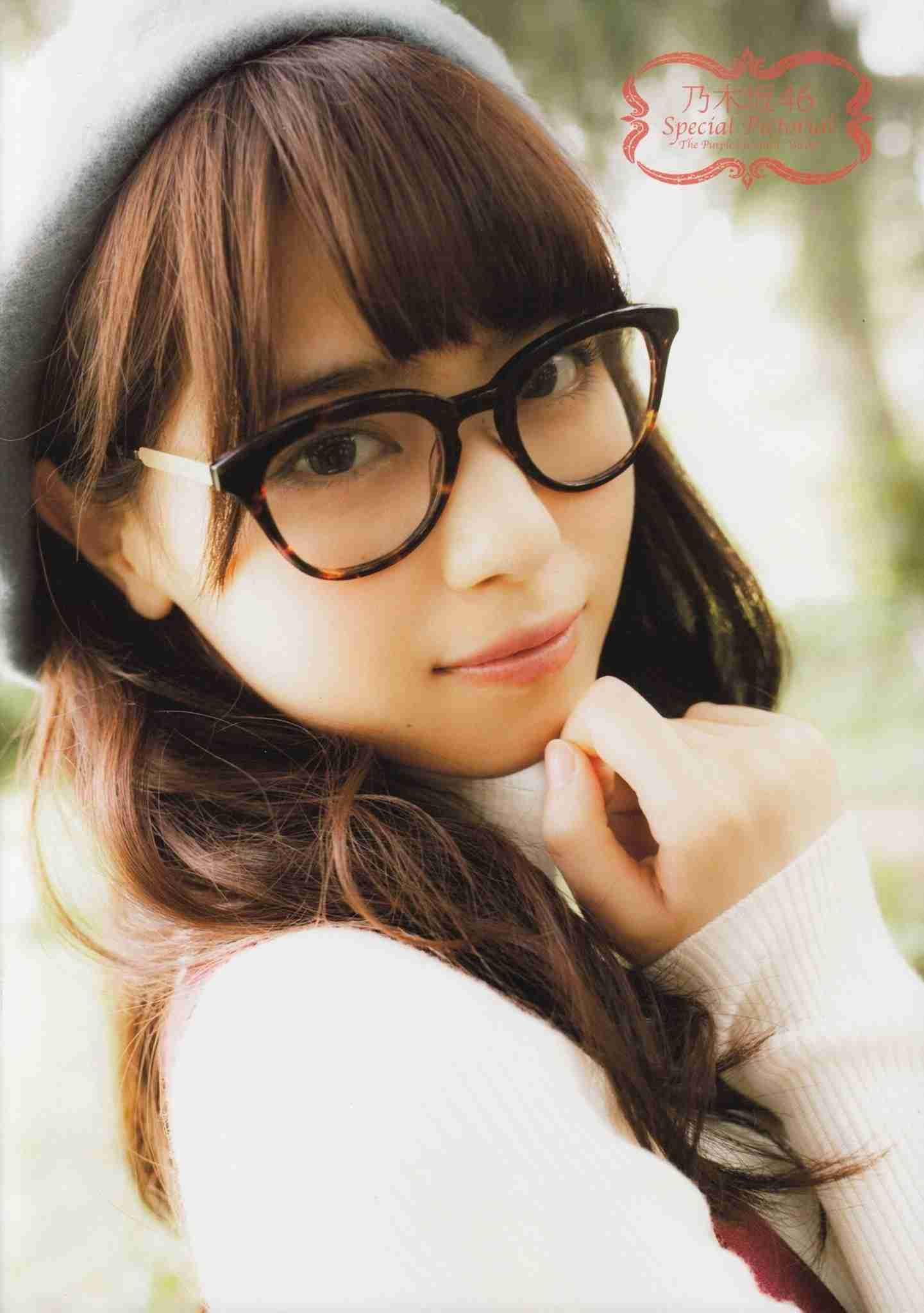 乃木坂46白石麻衣、幼少期の姿に「既に可愛い」「美人のルーツ」の声