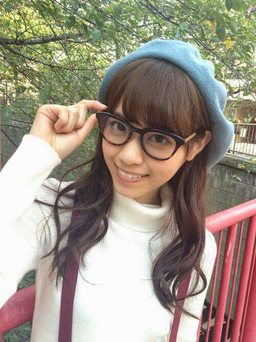 乃木坂46白石麻衣、幼少期の姿に「既に可愛い」「美人のルーツ」の声