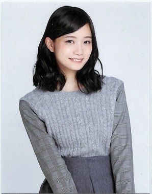 乃木坂46白石麻衣、幼少期の姿に「既に可愛い」「美人のルーツ」の声